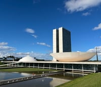Esplanada dos Ministérios ao entardecer, em Brasília DF; Foto: Lugares para Conhecer - Dicas de viagens.