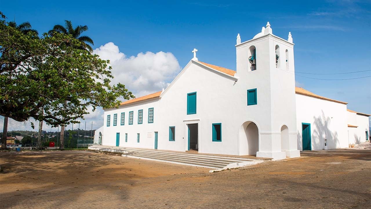 Santuário Nacional de São José de Anchieta, conjunto colonial com vista para o mar