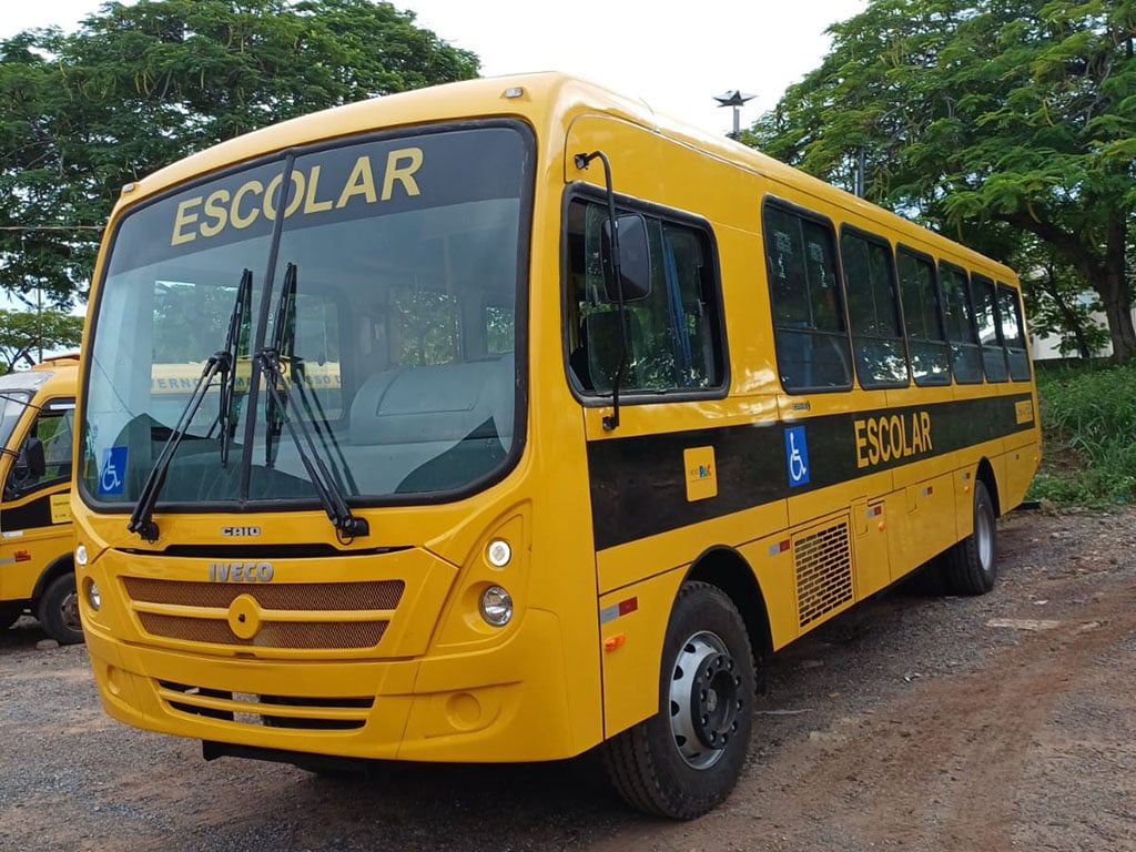 Ônibus escolar no Brasil