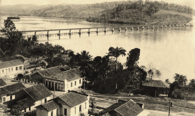 Ponte Florentino Avidos sobre o Rio Doce, Colatina-ES