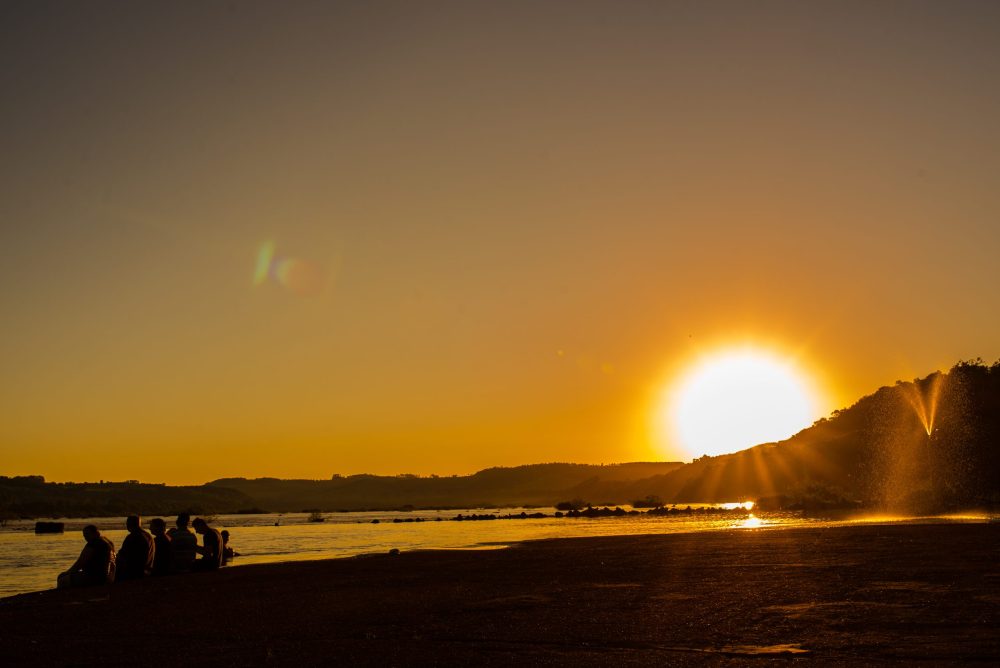 Pôr do sol no Oeste Catarinense, às margens do rio Uruguai