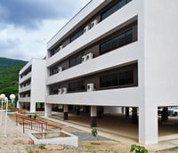 Vista do campus da UNILAB no Ceará durante o dia