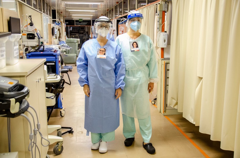 Profissionais de saúde em atendimento humanizado no Brasil