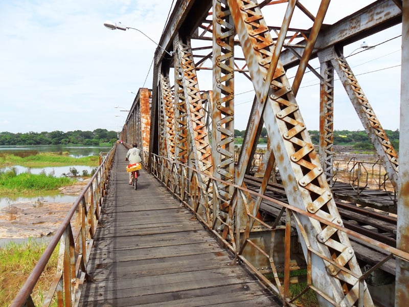 Vista do Rio São Francisco com ponte em Pirapora MG