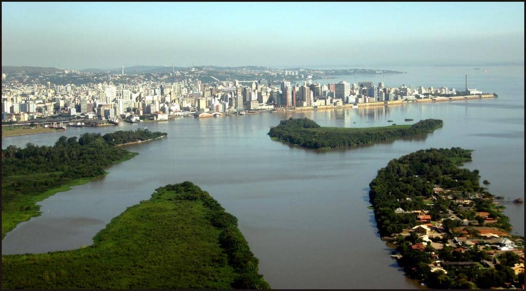 Vista aérea de Charqueadas, às margens do rio Jacuí