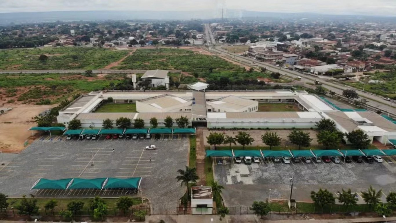 Fachada do IFNMG – Campus Januária