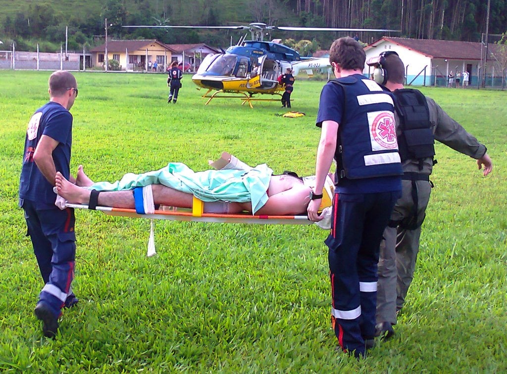 É uma imagem do post com o título Fahece concurso SAMU SC abre 5 vagas em Blumenau, Itapema e Curitibanos