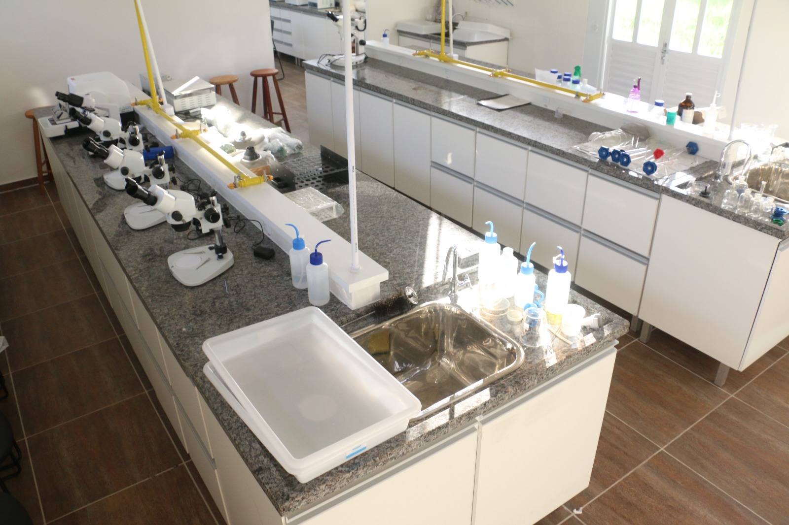 Ambiente de laboratório universitário