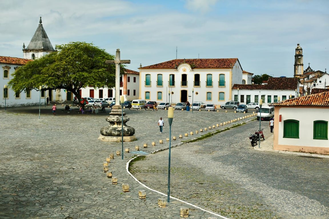 Praça São Francisco, em São Cristóvão SE, com casario histórico ao fundo