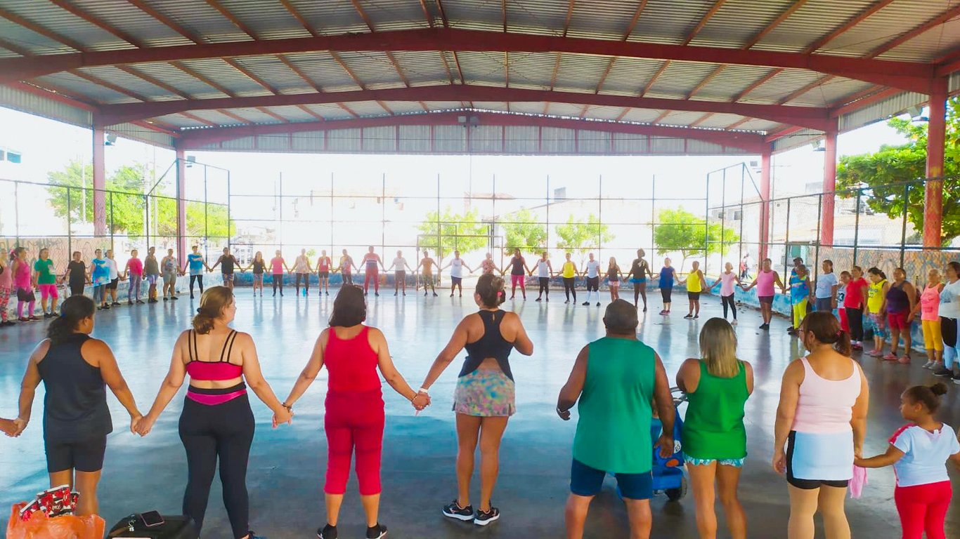 Atividade física orientada em espaço público, em contexto de promoção da saúde
