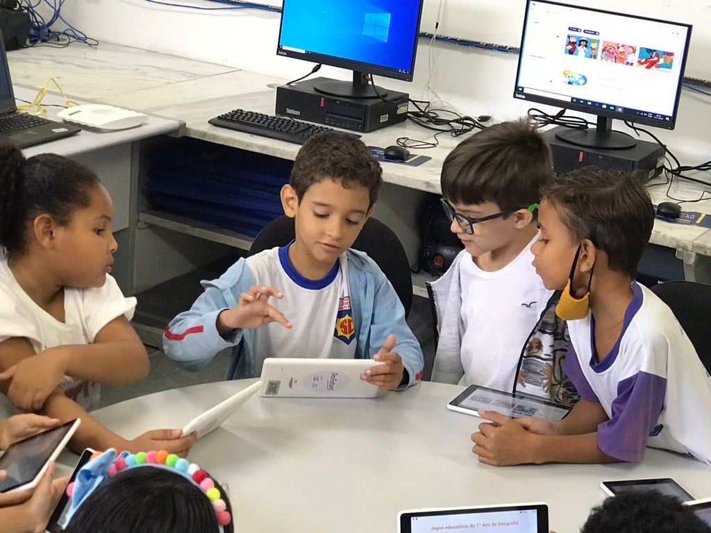 Sala de aula na rede pública (ilustração)