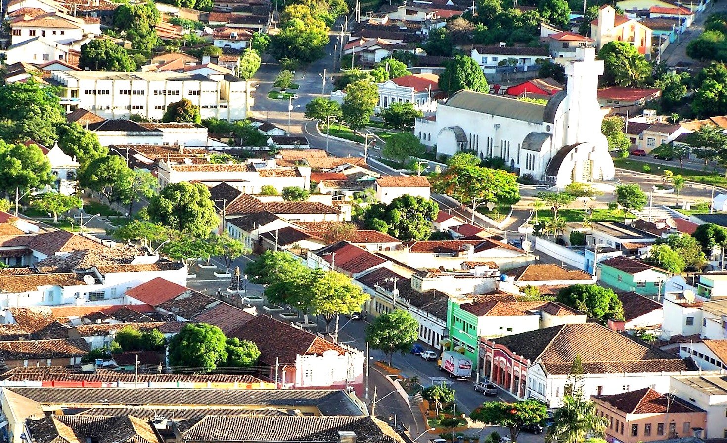 Vista aérea de cidade no Vale do Jequitinhonha, MG
