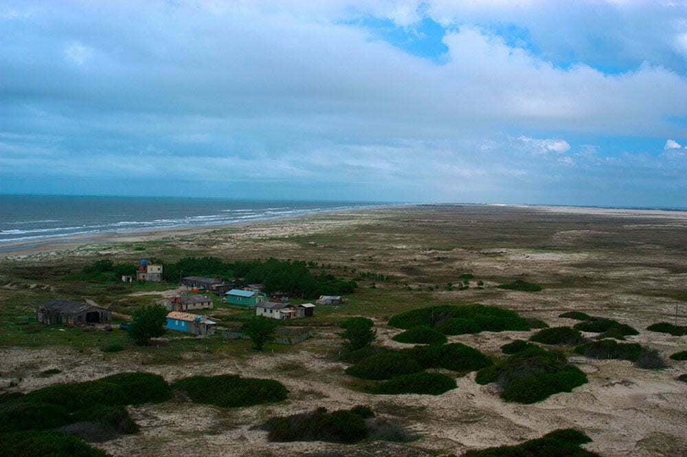 Paisagem do litoral sul gaúcho, com dunas e campos, próxima à Lagoa dos Patos
