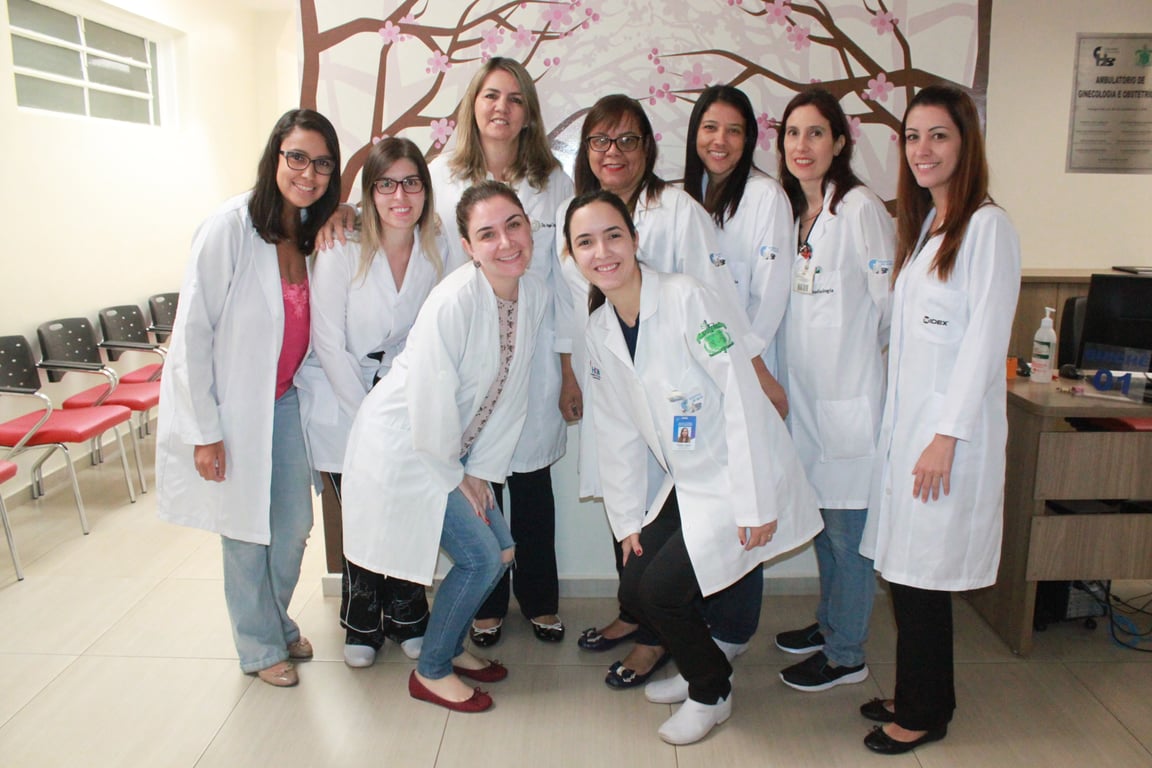 Equipe multiprofissional de saúde em UBS