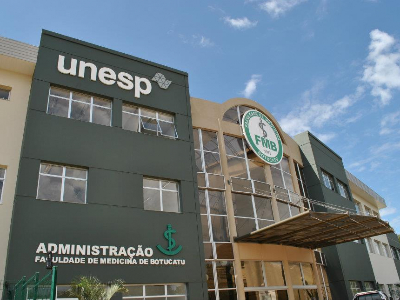 Fachada da Faculdade de Medicina de Botucatu (FMB/Unesp)
