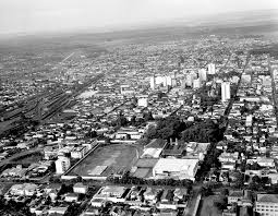 Vista urbana de Mococa SP, com o centro da cidade em dia claro
