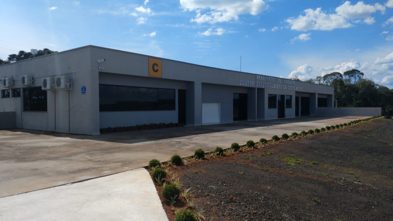 Aeroporto de Caçador SC em dia ensolarado