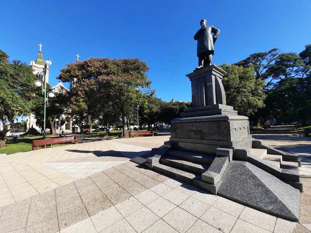 Praça Barão do Rio Branco, centro histórico de Uruguaiana (RS)