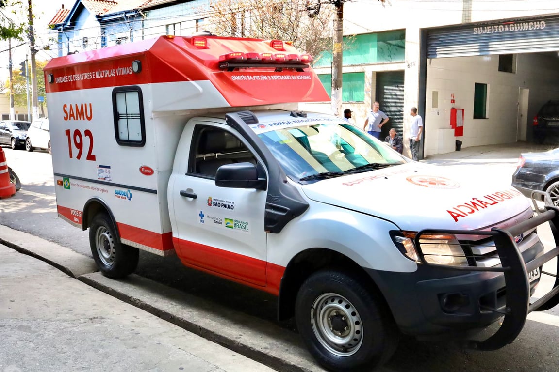 Ambulância do SAMU 192 no Brasil
