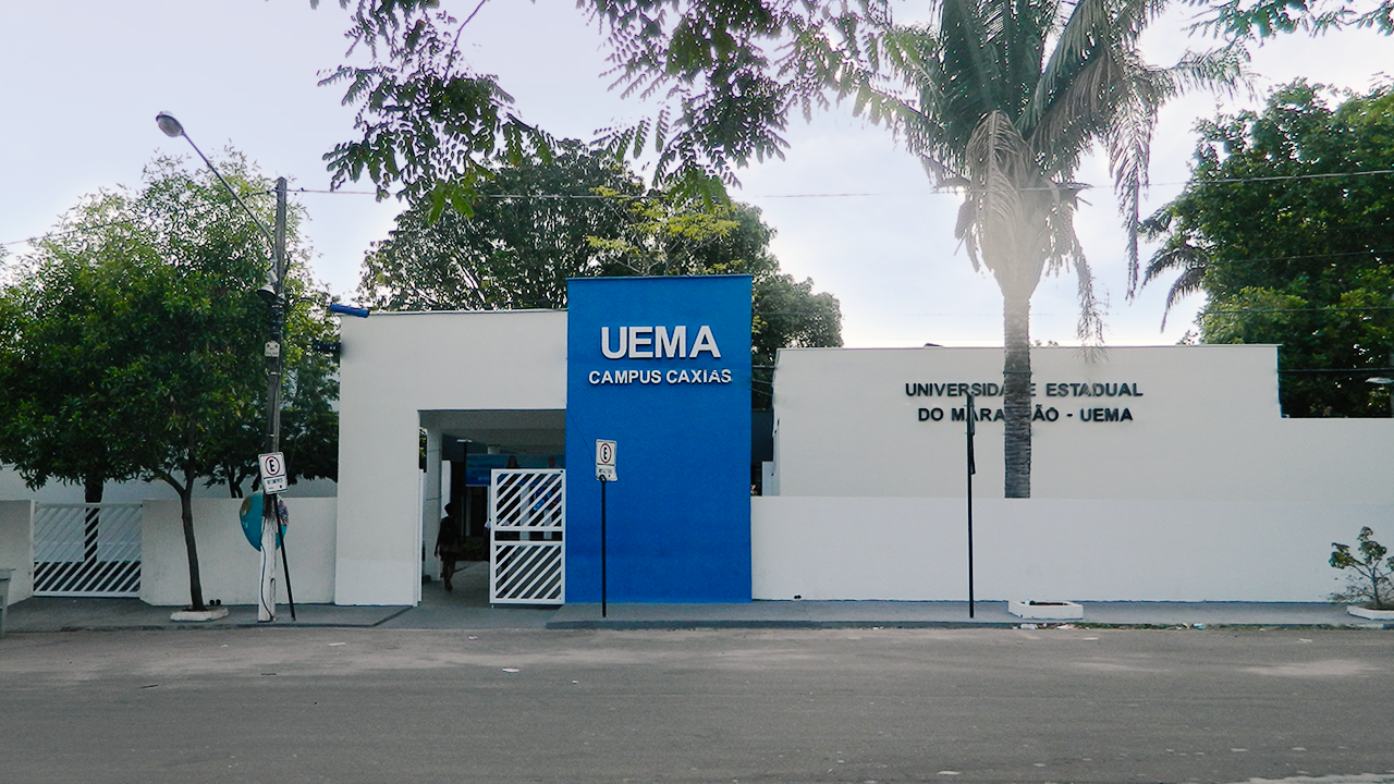 Fachada do campus da UEMA em Caxias (MA)