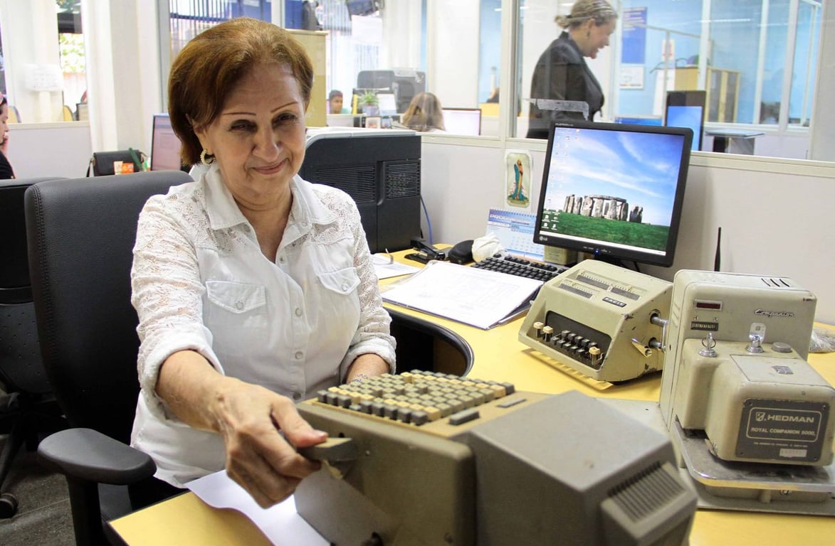 É uma imagem do post com o título Concurso Instituto de Previdência MatinhosPREV Matinhos PR abre 3 vagas