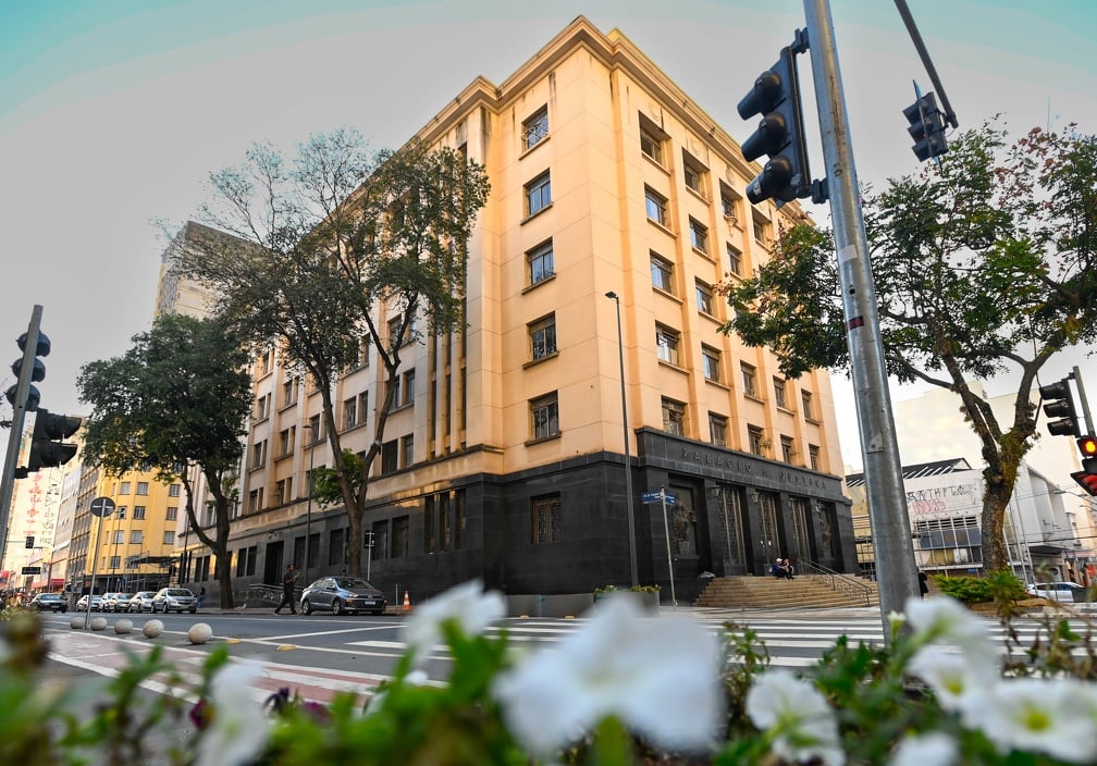 É uma imagem do post com o título Câmara Municipal de Nova Luzitânia SP abre concurso com 1 vaga