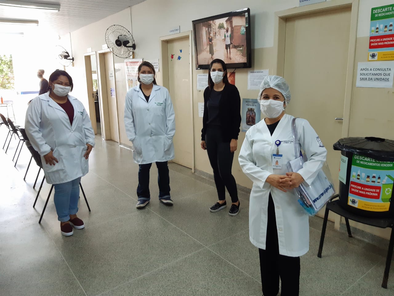 Profissionais de saúde em UBS