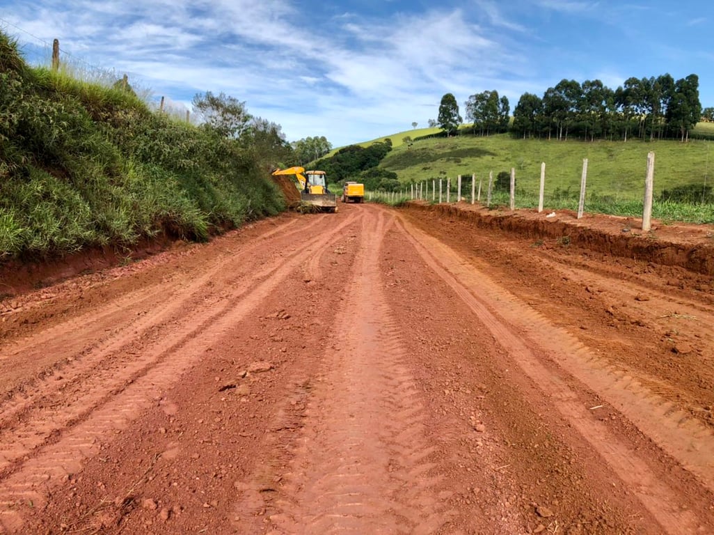 Equipes atuam na conservação de estradas rurais em Minas Gerais