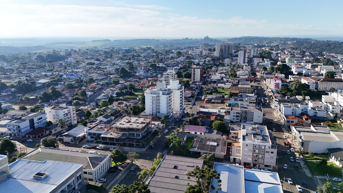Vista aérea de Curitibanos SC, com destaque para a área urbana