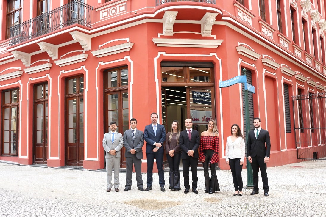 Fachada de prédio da Defensoria Pública no Brasil