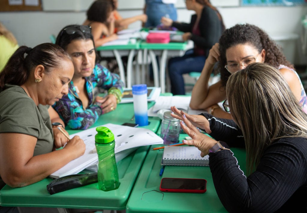 Ambiente de ensino universitário com foco em Matemática