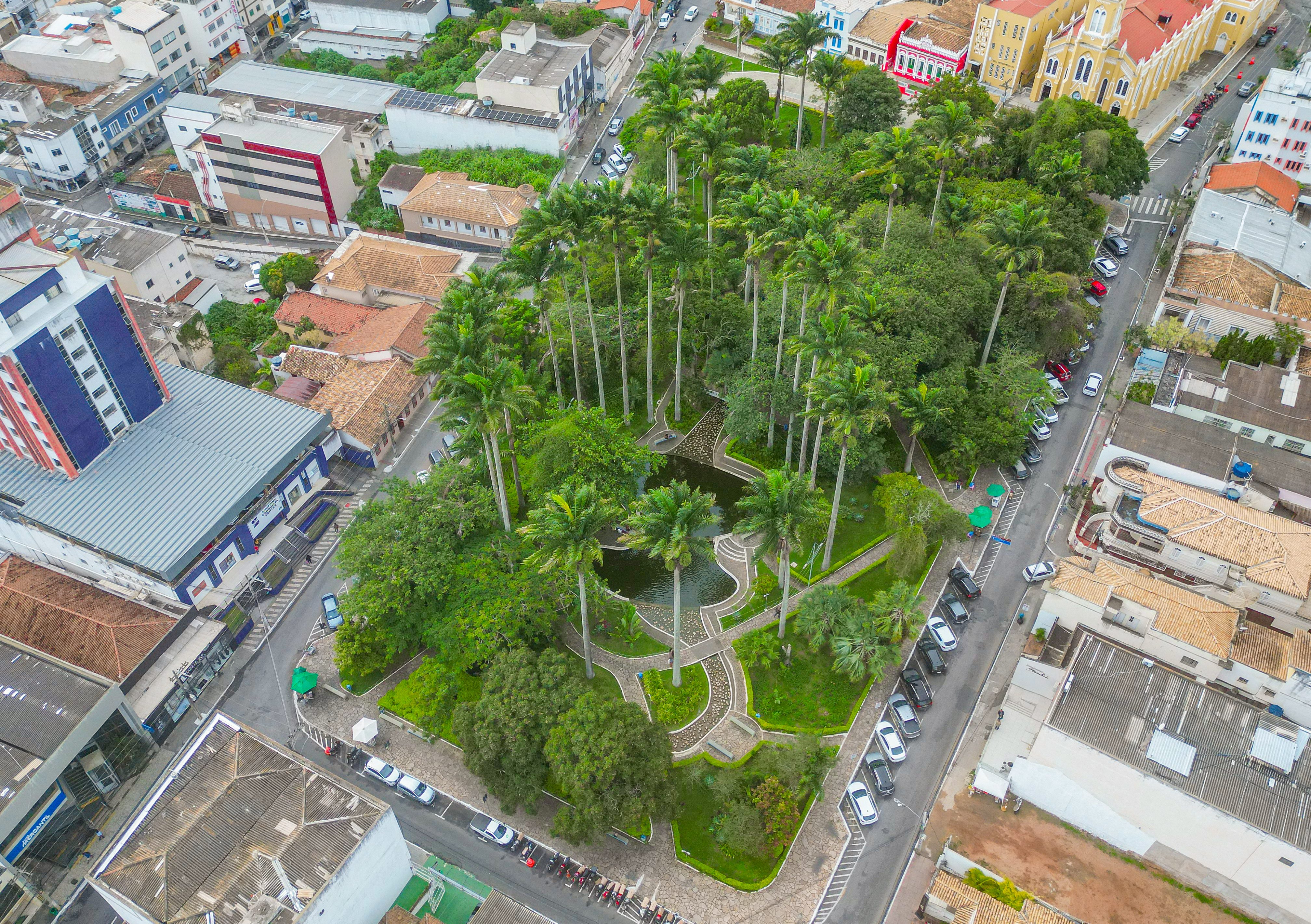 É uma imagem do post com o título Prefeitura de Vitória da Conquista BA abre processo seletivo com 8 vagas