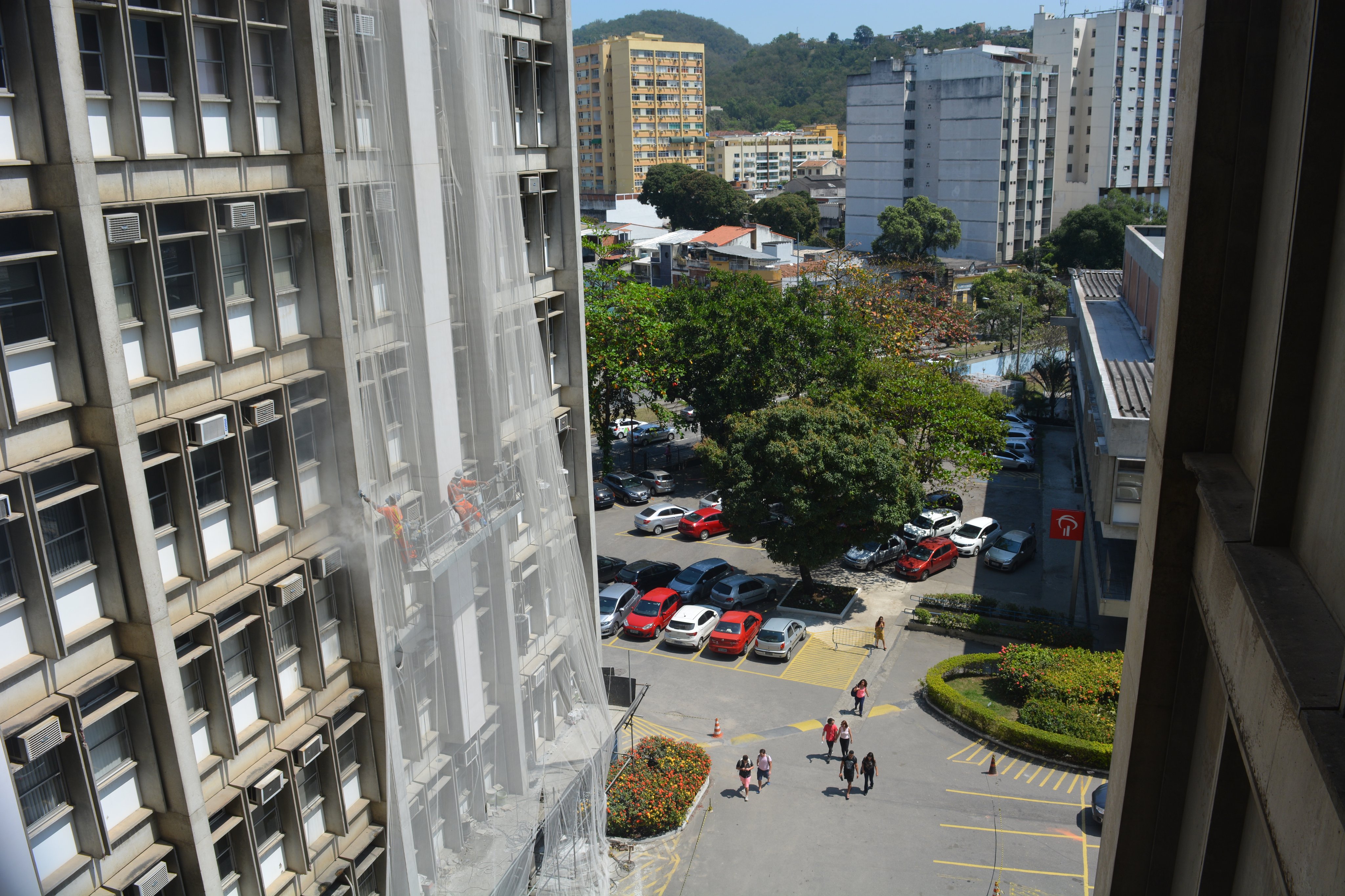 É uma imagem do post com o título Concurso UERJ abre 1 vaga para professor de Química Sanitária