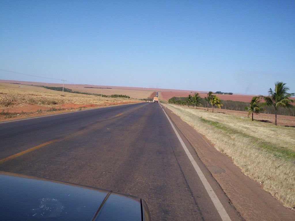 Estrada no Cone Sul de MS, região de fronteira