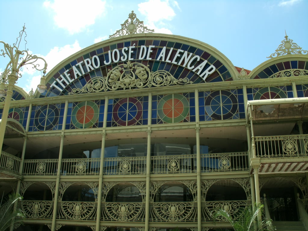 Fachada do Theatro José de Alencar, ícone da cena cultural de Fortaleza
