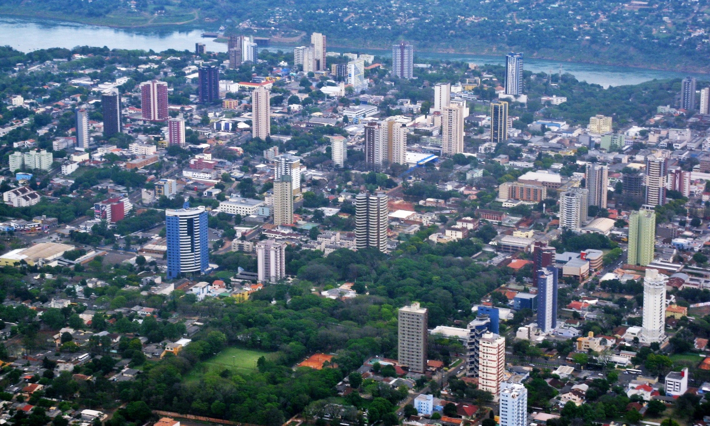 Vista aérea da área urbana de Foz do Iguaçu