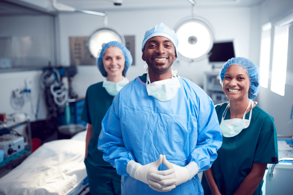 Equipe de saúde em ambiente clínico