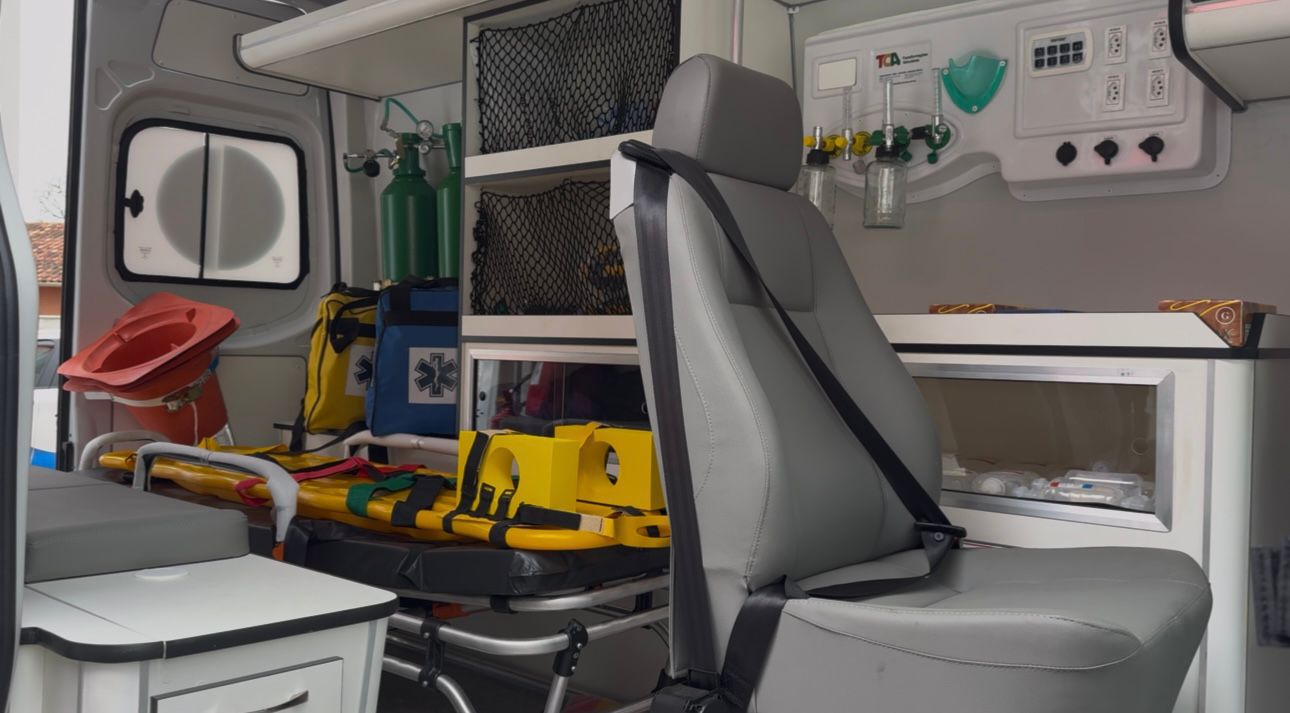 Ambulância do SAMU preparada para atendimento de urgência