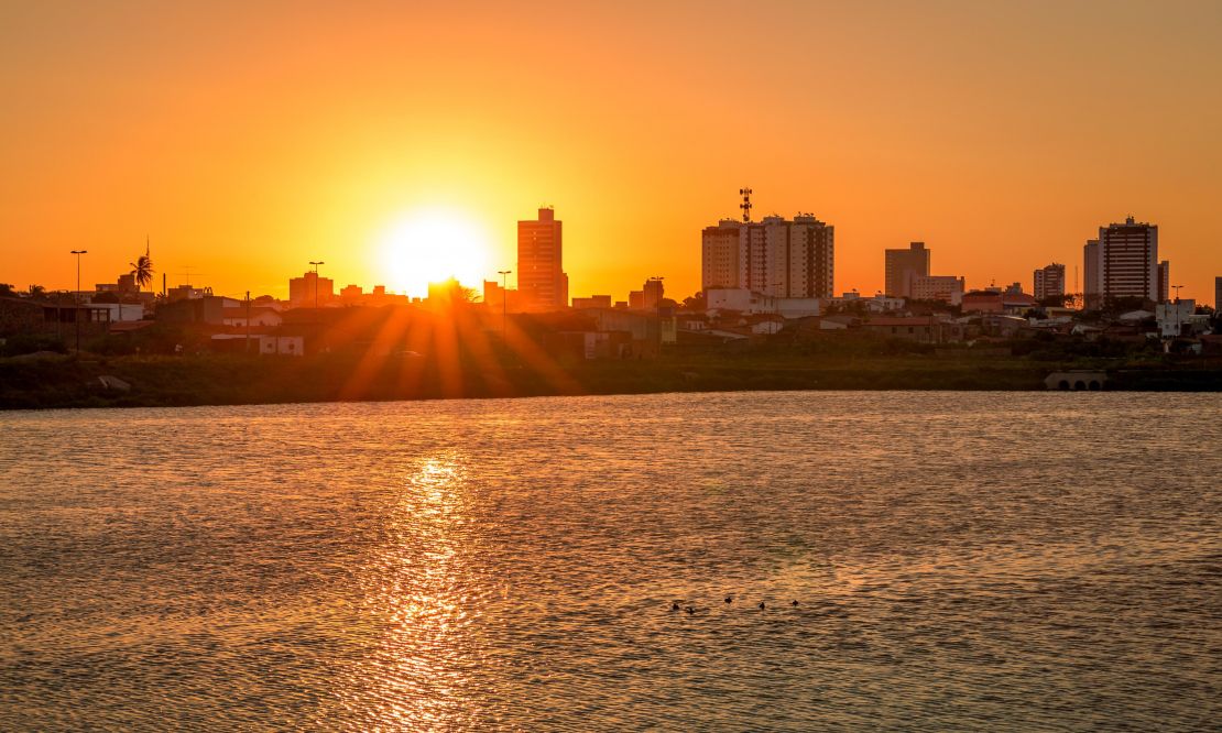 Panorâmica de Feira de Santana ao pôr do sol