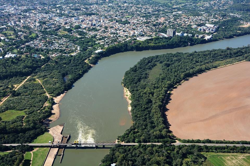 É uma imagem do post com o título Processo seletivo Prefeitura de Cachoeira do Sul RS abre 13 vagas na Saúde