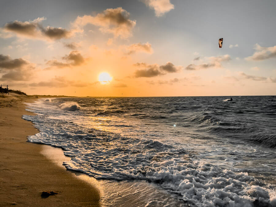 É uma imagem do post com o título Prefeitura de Cajueiro da Praia PI reabre concurso com vagas em Saúde e Fiscalização