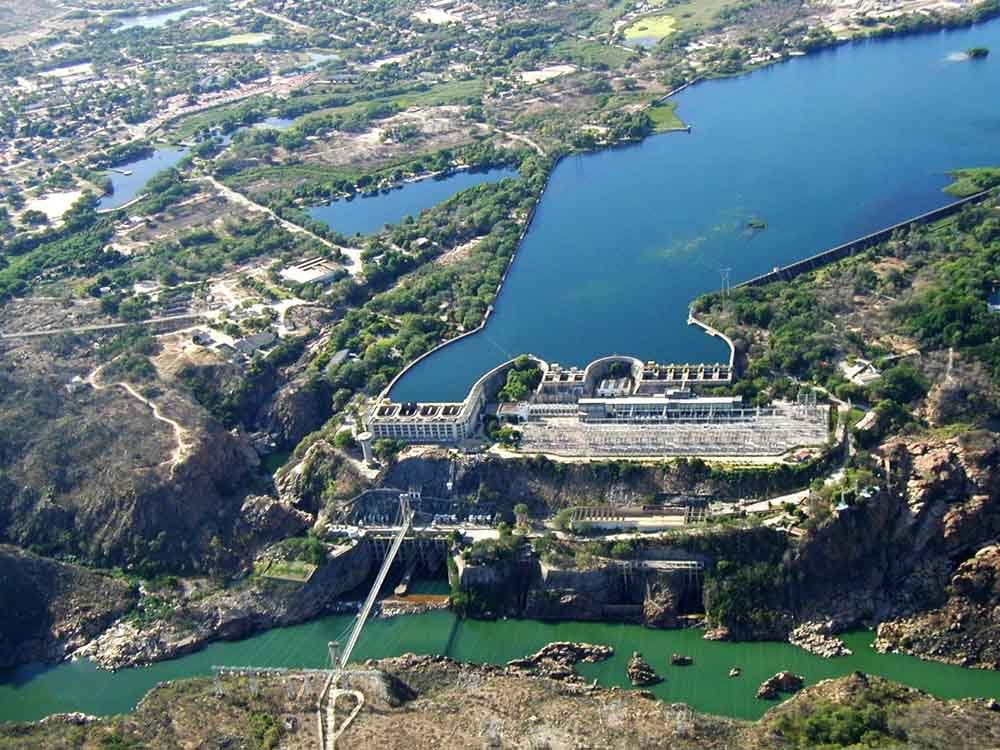 Vista aérea do complexo hidrelétrico de Paulo Afonso, no Rio São Francisco