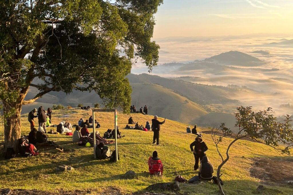 Vista aérea de Paraisópolis, com a Serra da Mantiqueira ao fundo