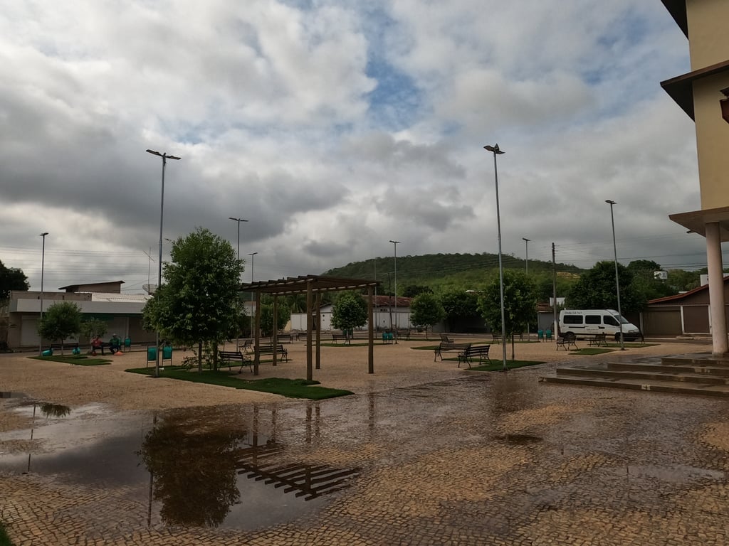 Praça central de Gameleira de Goiás