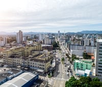 Vista aérea de Tubarão SC em dia claro
