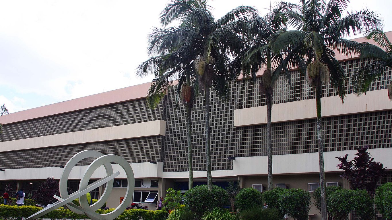 Fachada da ECA-USP, em São Paulo