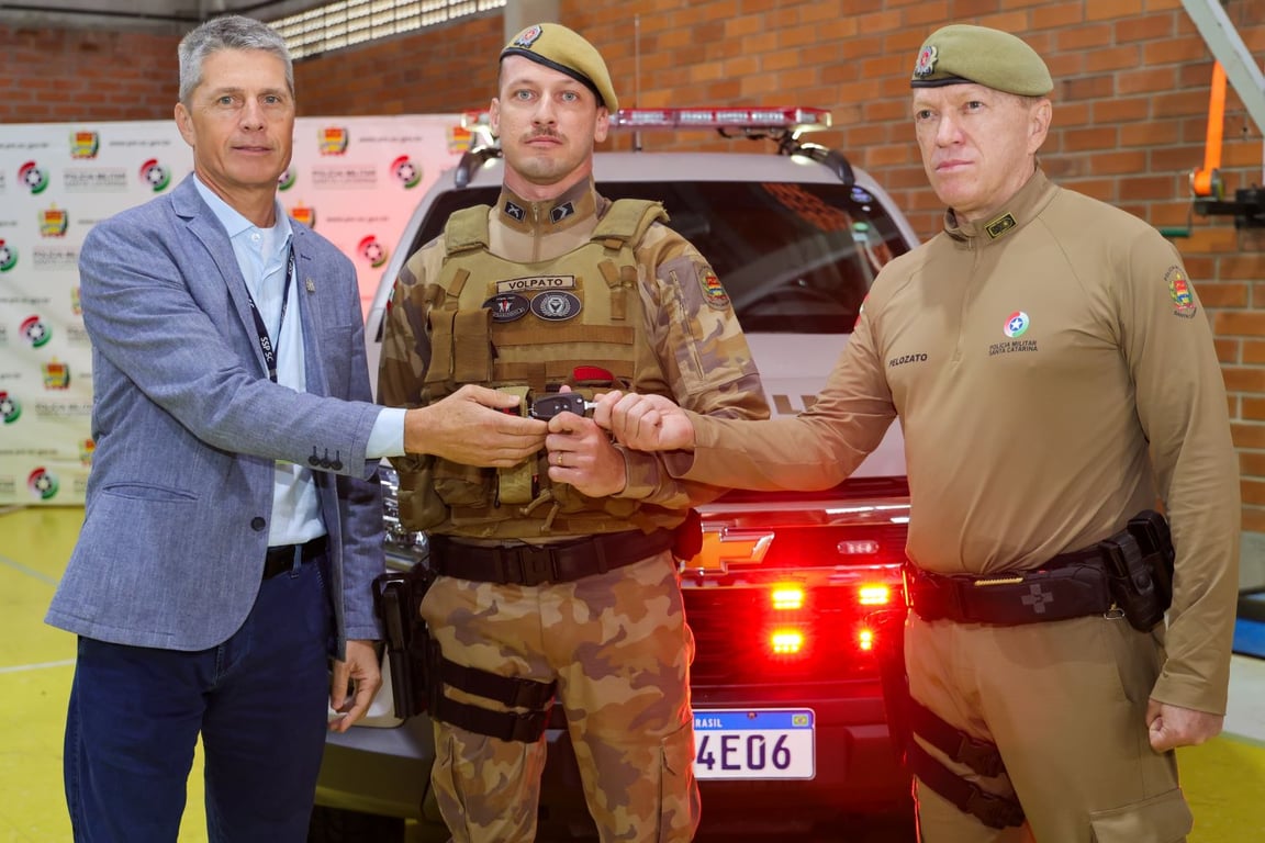 Patrulha da PM-SC em área urbana