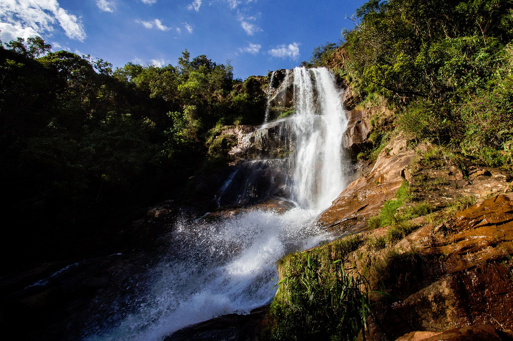 Serra do Gandarela MG — cachoeira e vegetação preservada