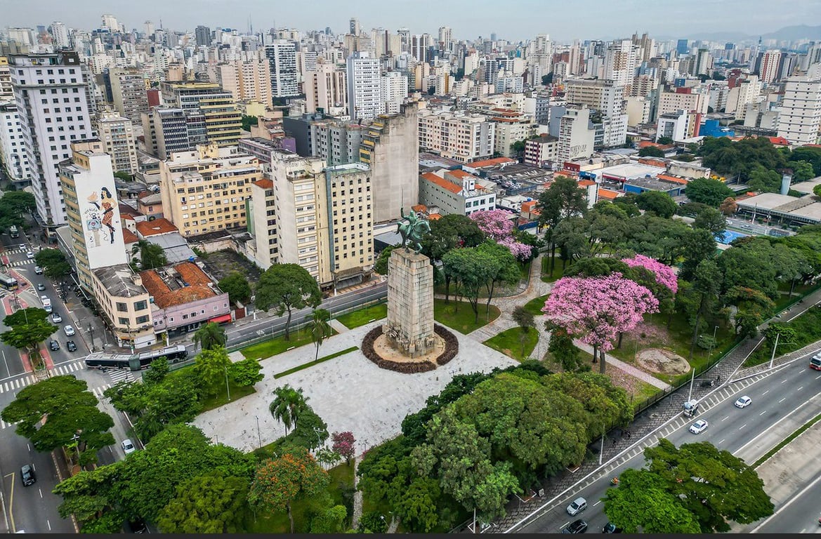 Vista aérea de cidade do interior, representando a região do Alto da Serra do Botucaraí, no norte gaúcho