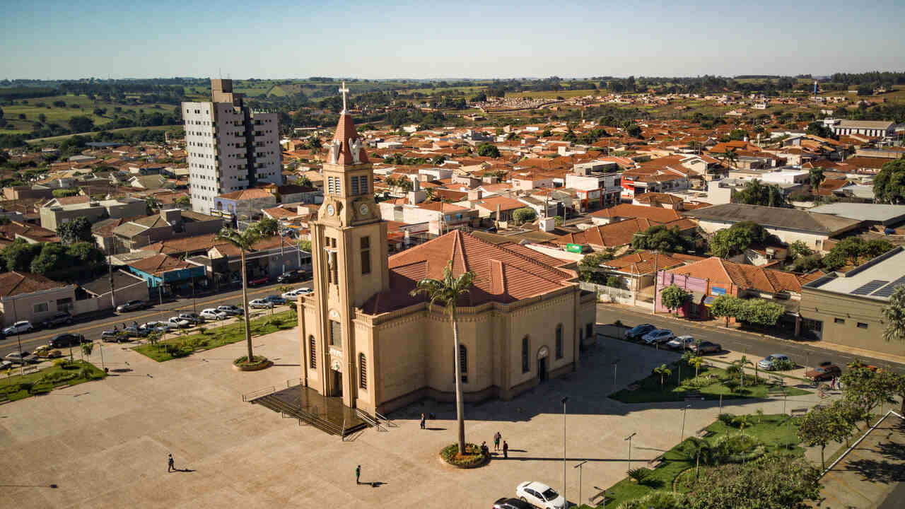 Vista aérea do centro de Potirendaba, interior de SP